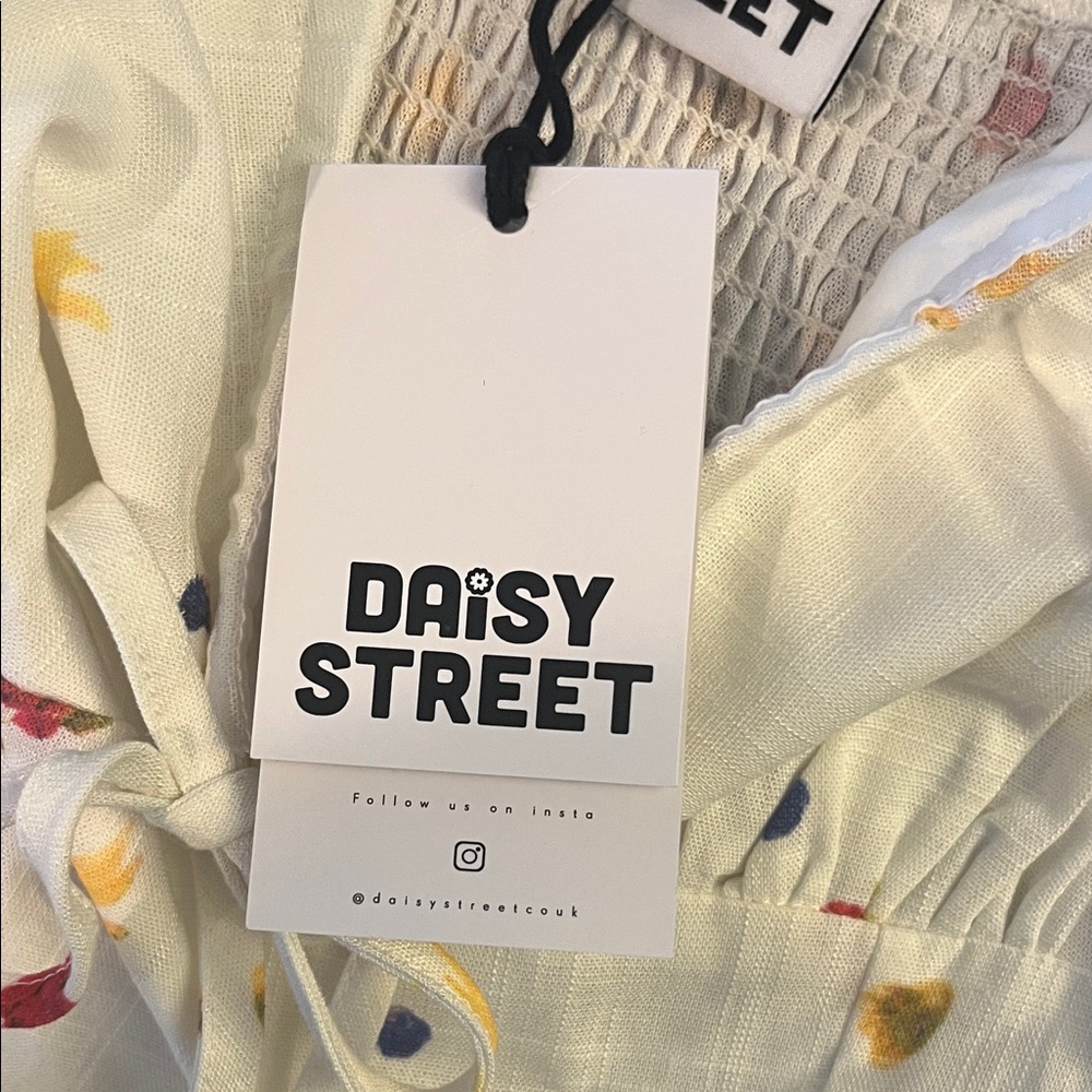 Daisy Floral Print Ruffle Strap Tank Top - Picture 7 of 7